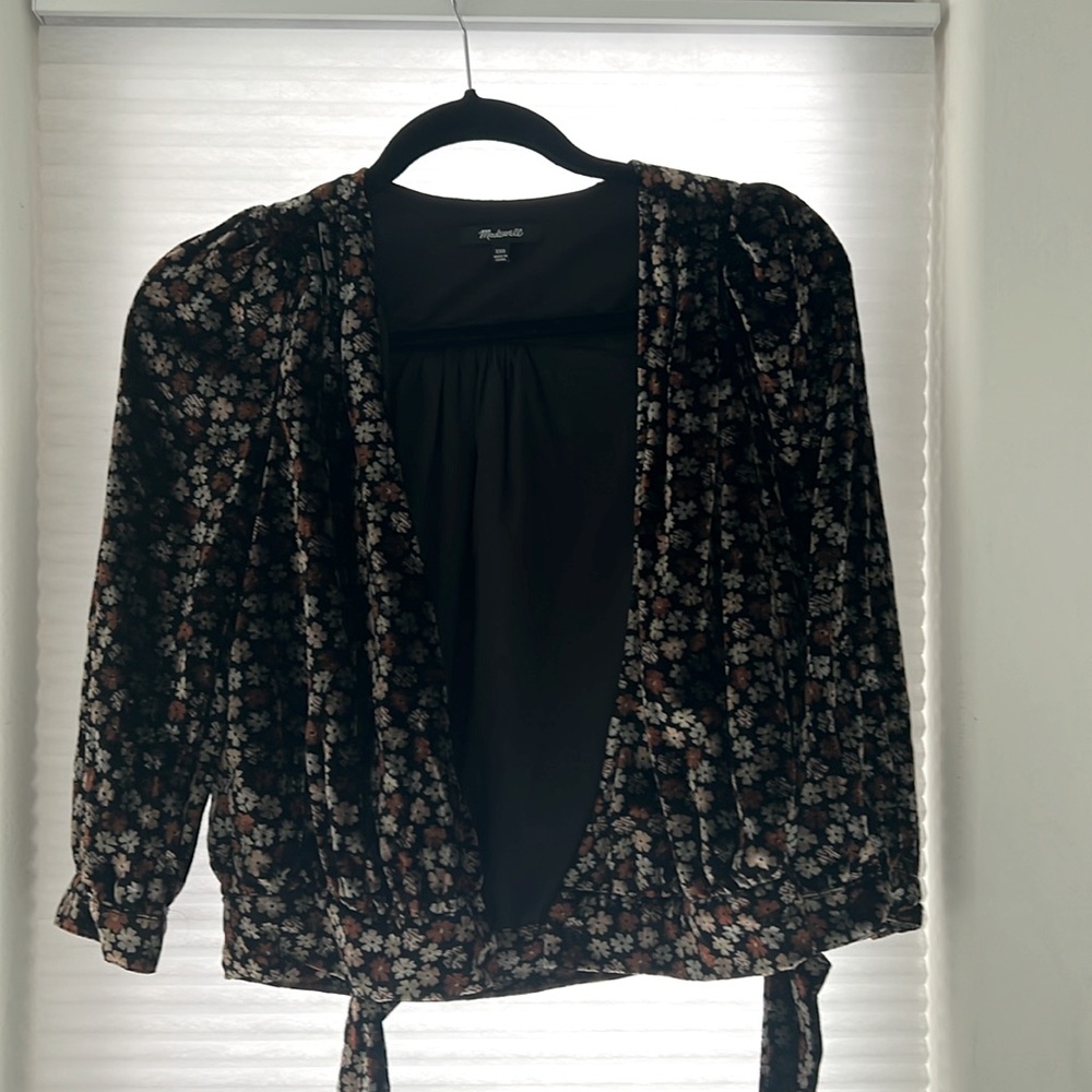 Brand new made well velvet top
